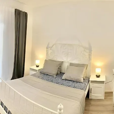 Kalos Apartment *